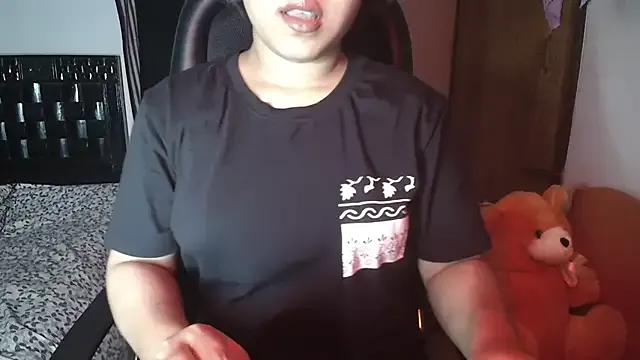 Freechat queen_angel67 on StripChat