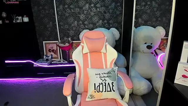 Queen_baby on StripChat 