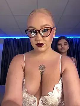 RollDolls on StripChat 
