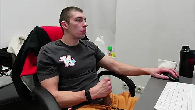 Ryan_Dozer — goal is to find naughty and horny people