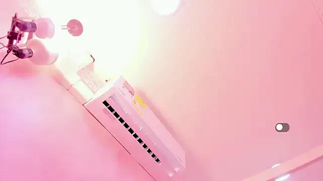 Freechat samantamilk6 on StripChat