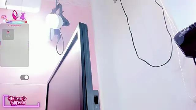 Freechat samantamilk6 on StripChat