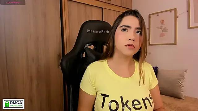 Sara_Vel__ — Doggy view + spanks