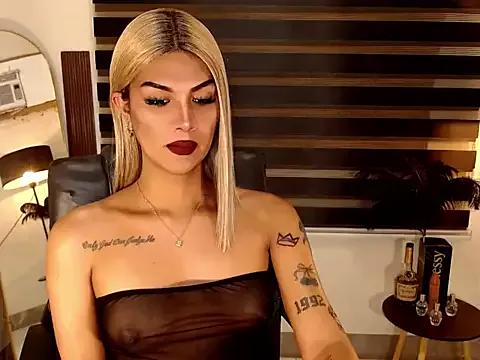 SarahAmber on StripChat 