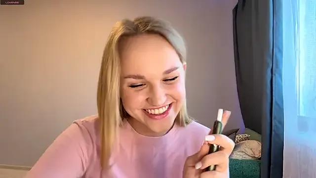 TanekaBoitel — show my sexy bra