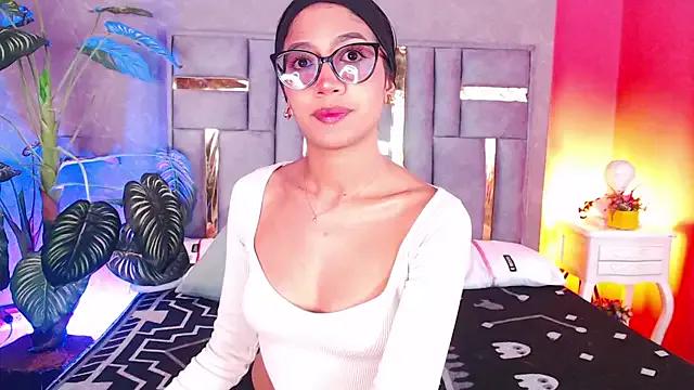 Tyla_Ks — Freechat on StripChat