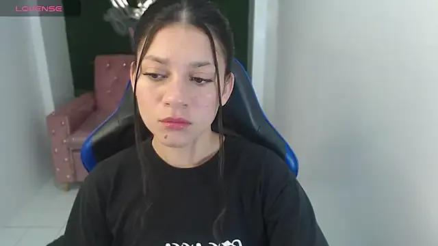 Freechat velvetvixen_t on StripChat