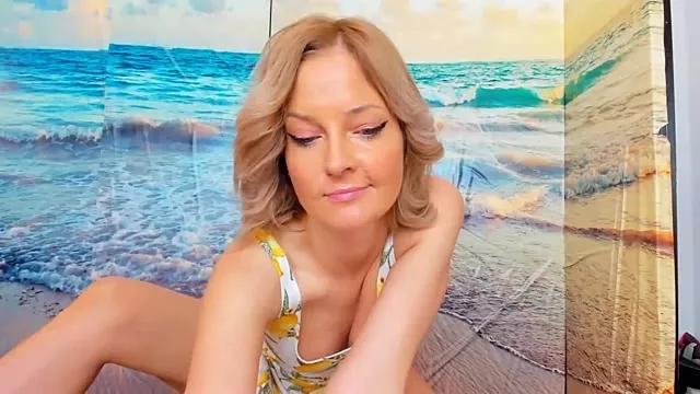 ViciousSiren on StripChat 